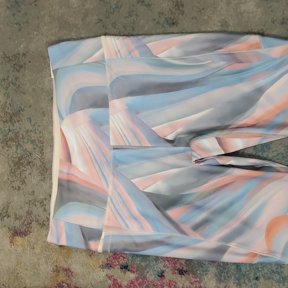 Calia Carrie Underwood Energize Collection Swirl Pattern Leggings Size M - Picture 3 of 10